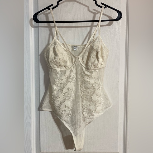 Guess Lace White Tank Thong Sexy Bodysuit Size Medium - Picture 1 of 9